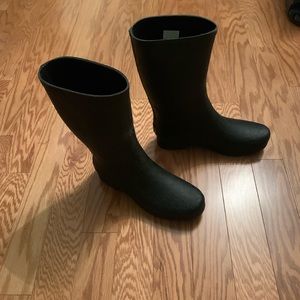 Ugg Rain boots! New with tags never worn!